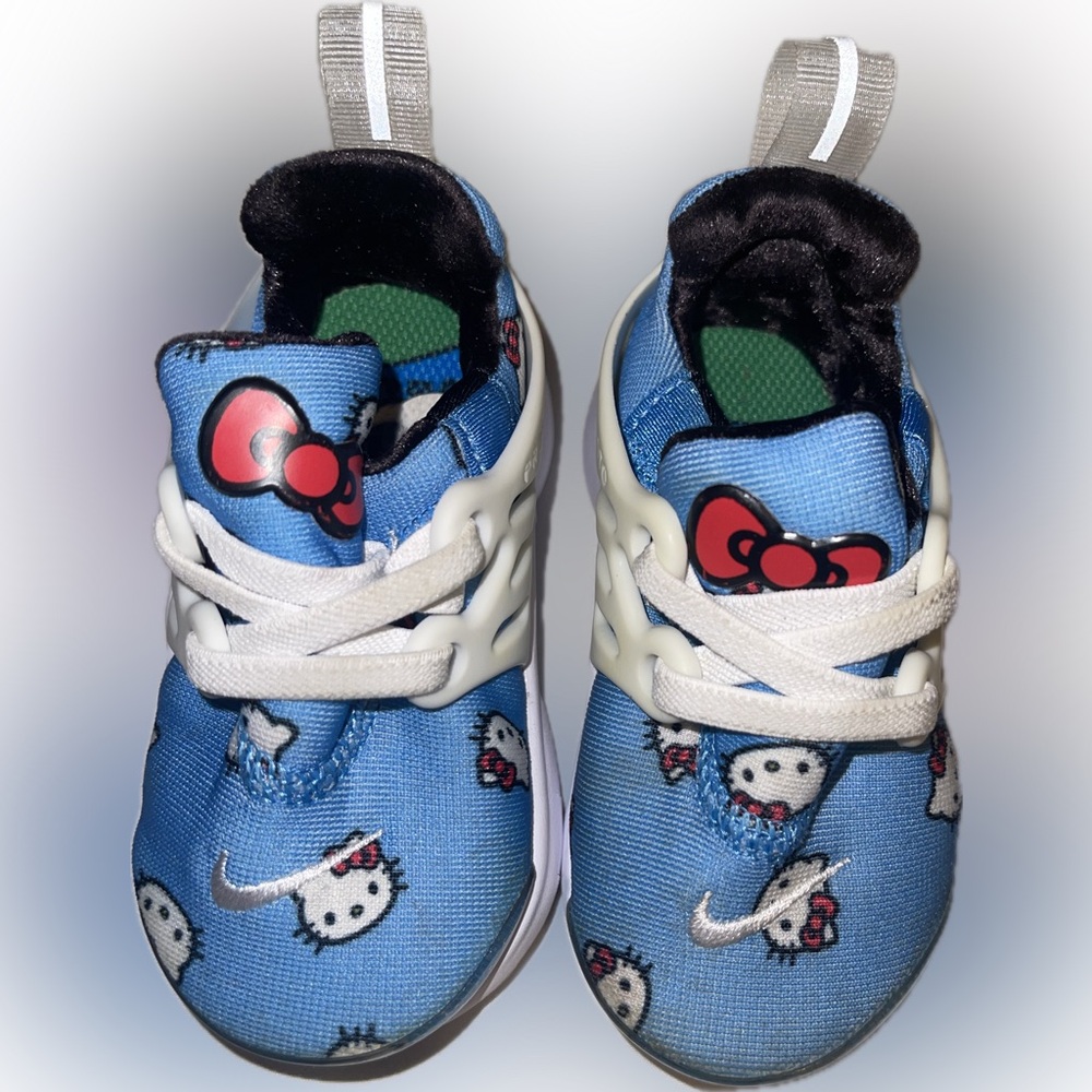 Hello kitty Nike Presto’s size 5c